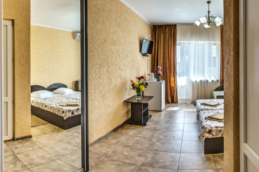 Комната стандартная для отдыха в Евпатории в Заозерном